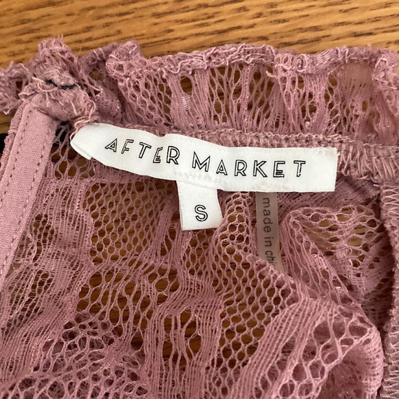 After Market rose coloured long sleeved lace blouse. Elastic at wrists. Size S - Picture 9 of 11